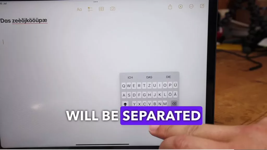 Now you have a floating keyboard that you can use with just one hand.
