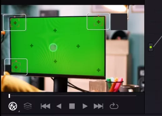 To track the movement of our clip we are going to use the 3 point method. So select the 3 dots in your viewer.