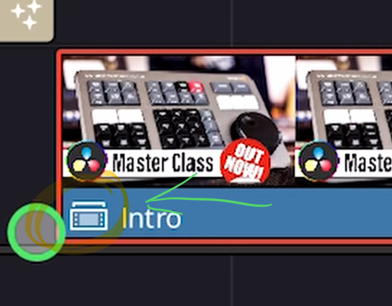 DaVinci Resolve shows you that this is a compound clip with the little icon in the left corner.