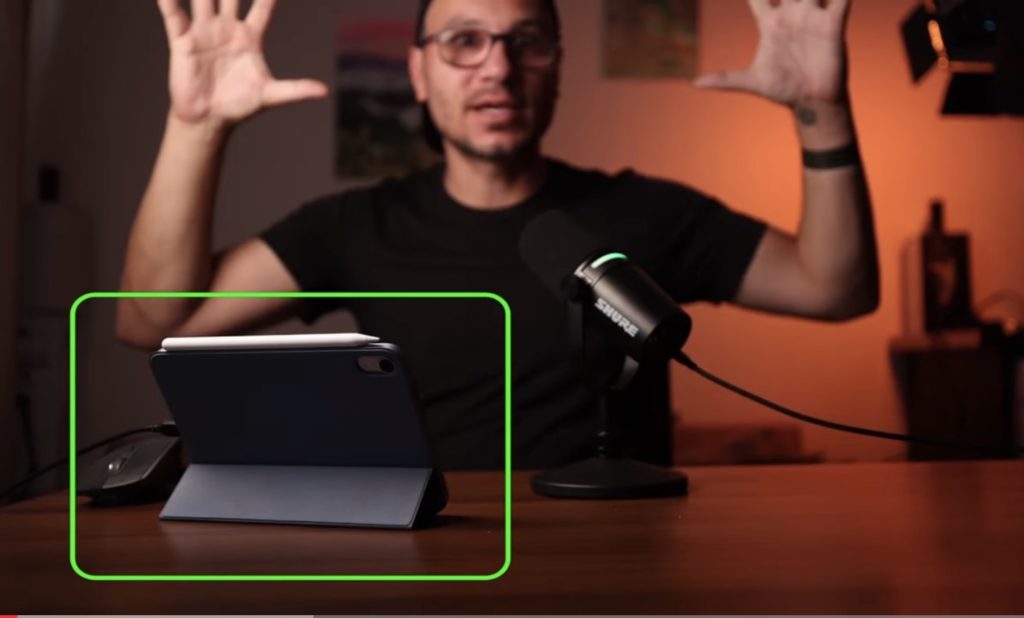 Use Highlights to guide the viewer to important parts of your video.