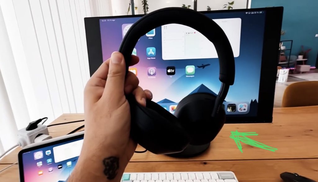 But the iPad sends the Audio via HDMi to the external Monitor. But i want to listen to it on my Bluetooth Headphones.