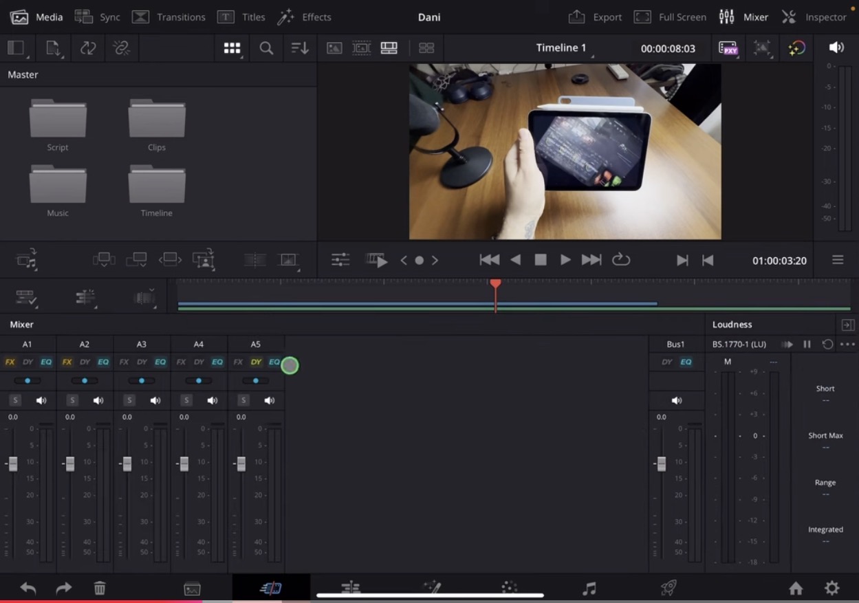 This way you see more when you work with alot of Audio Track in your projects.