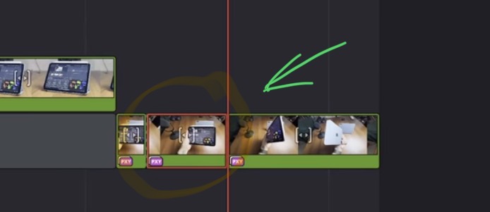 Einen Schnitt machen und einen Clip auf Spur eins löschen mit aktivierter Magnetic Timeline führt dazu, dass die Timeline zum nächsten Punkt rippled