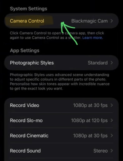 Oben findest du den Camera Control Bereich.