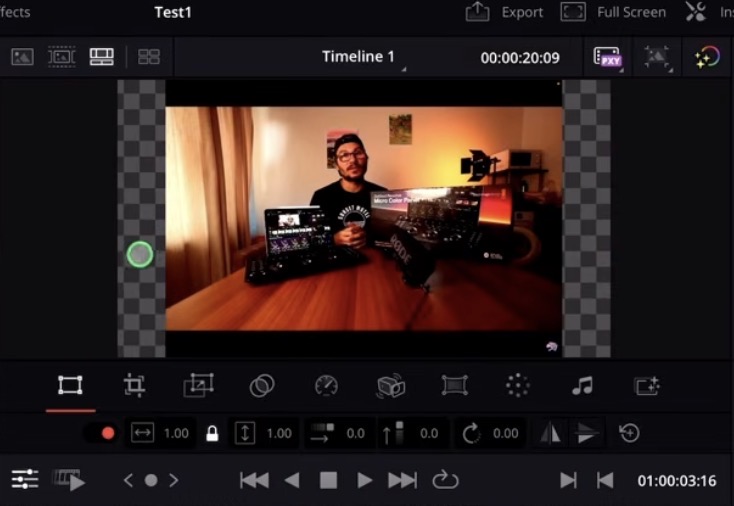Um besser zu sehen, was transparent ist, ändere den Viewer Hintergrund auf Checker Board.